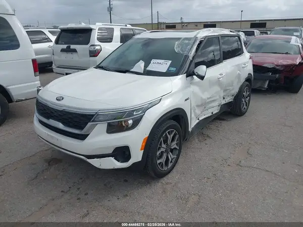 KNDERCAA3M7218743 2021 KIA SELTOS - Image 2