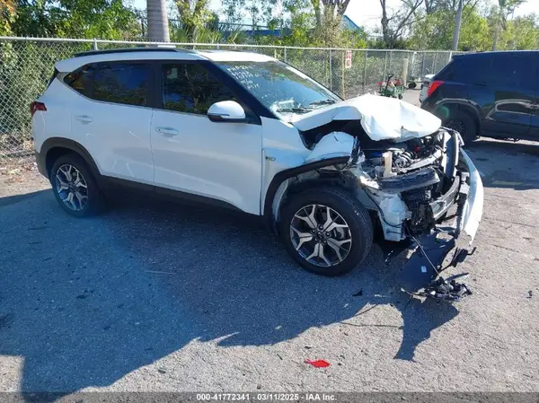 KNDERCAA3M7222534 2021 KIA SELTOS - Image 1