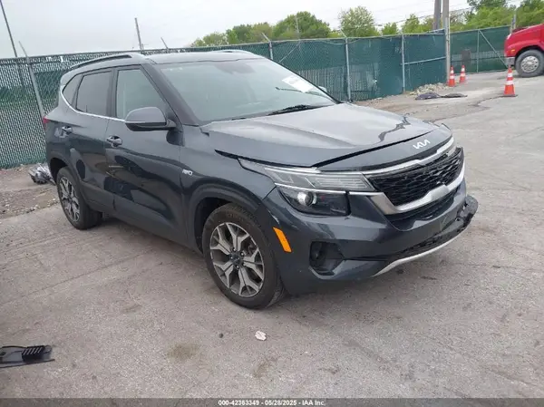 KNDERCAA3N7237293 2022 KIA SELTOS - Image 1