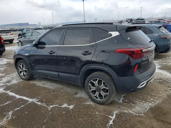 KNDERCAA4M7043693 2021 KIA SELTOS - Image 2