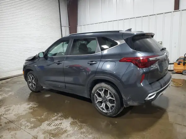 KNDERCAA4M7135175 2021 KIA SELTOS - Image 2
