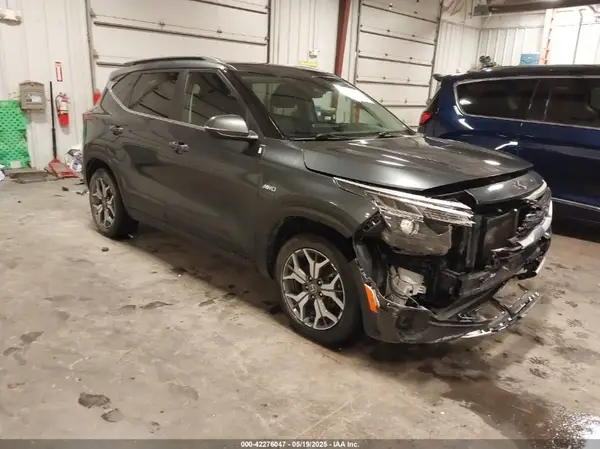 KNDERCAA4M7139369 2021 KIA SELTOS - Image 1