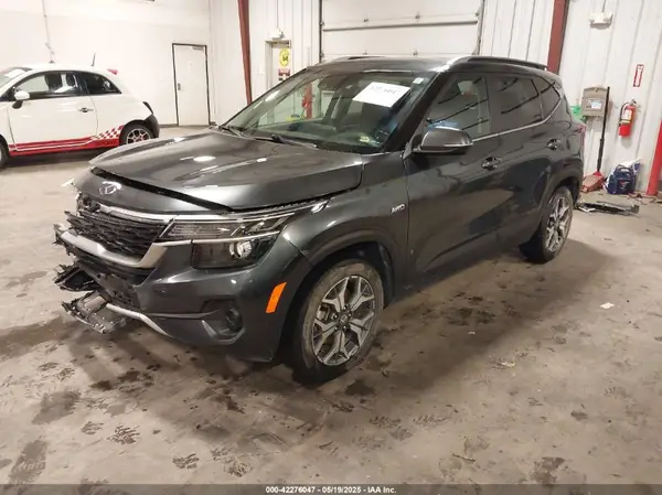 KNDERCAA4M7139369 2021 KIA SELTOS - Image 2