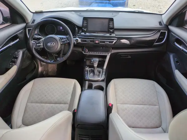 KNDERCAA4M7166135 2021 KIA SELTOS - Image 8
