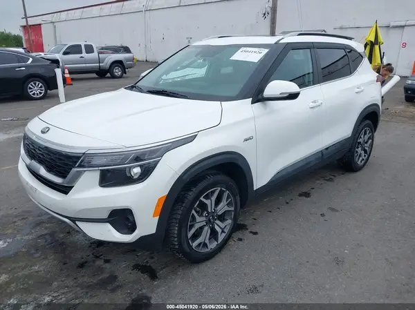 KNDERCAA4M7169259 2021 KIA SELTOS - Image 2