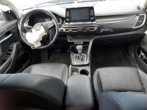 KNDERCAA4M7185736 2021 KIA SELTOS - Image 8