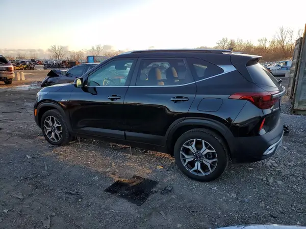 KNDERCAA5M7072720 2021 KIA SELTOS - Image 2