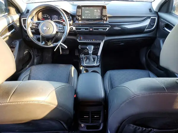 KNDERCAA5M7072720 2021 KIA SELTOS - Image 8