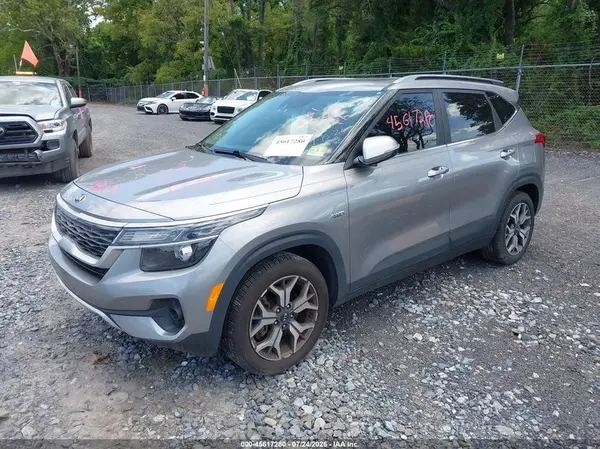 KNDERCAA5M7078548 2021 KIA SELTOS - Image 2