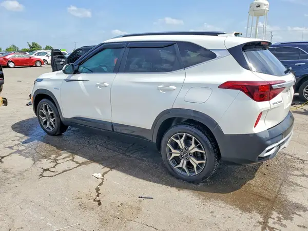 KNDERCAA5M7078761 2021 KIA SELTOS - Image 2