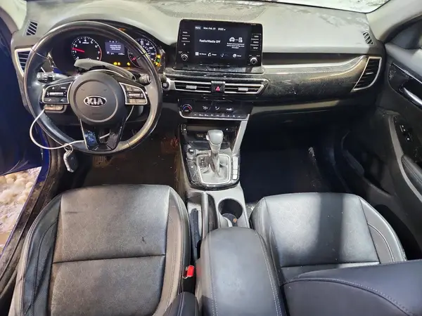 KNDERCAA5M7117106 2021 KIA SELTOS - Image 8