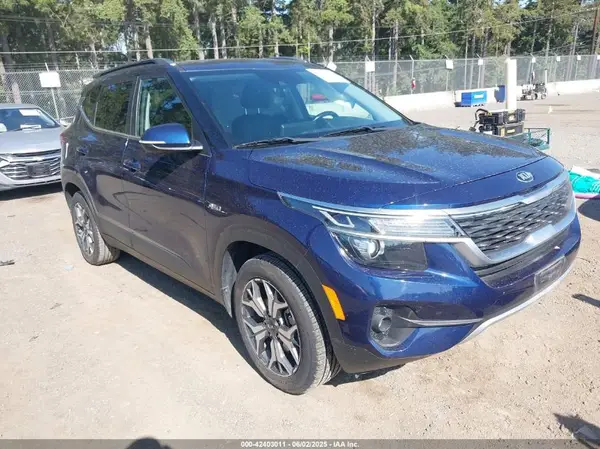 KNDERCAA5M7130373 2021 KIA SELTOS - Image 1