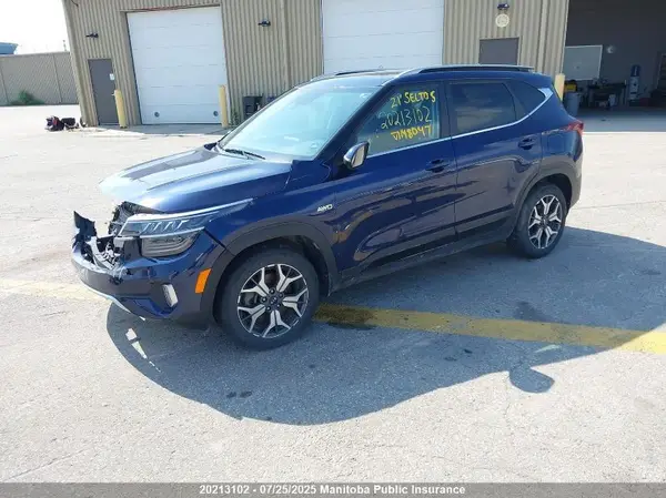 KNDERCAA5M7148047 2021 KIA SELTOS - Image 2