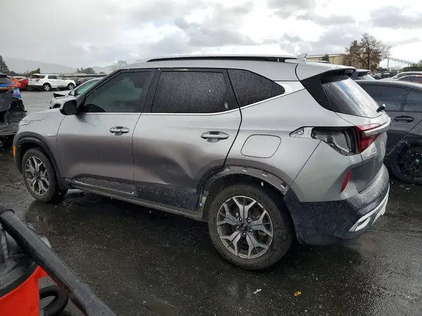 KNDERCAA5M7166788 2021 KIA SELTOS - Image 2