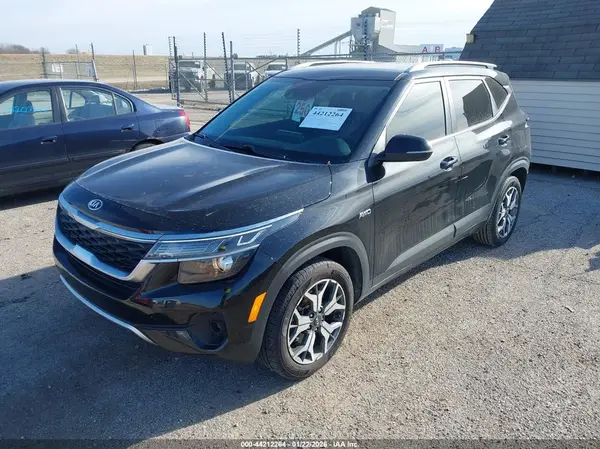 KNDERCAA5M7169268 2021 KIA SELTOS - Image 2