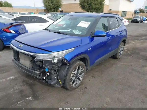 KNDERCAA5M7175667 2021 KIA SELTOS - Image 2