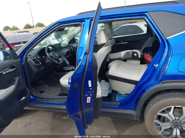 KNDERCAA5M7175667 2021 KIA SELTOS - Image 8