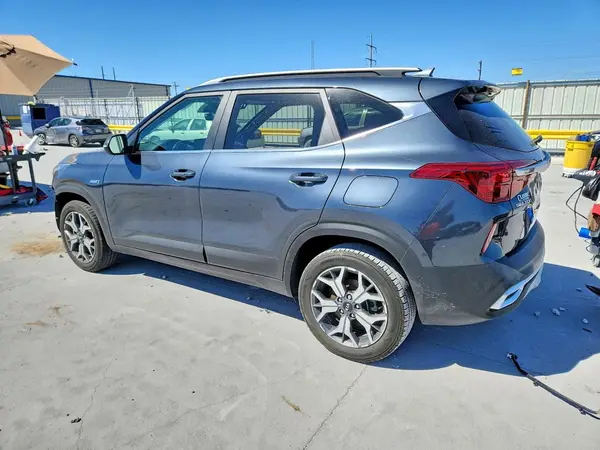 KNDERCAA5M7179167 2021 KIA SELTOS - Image 2