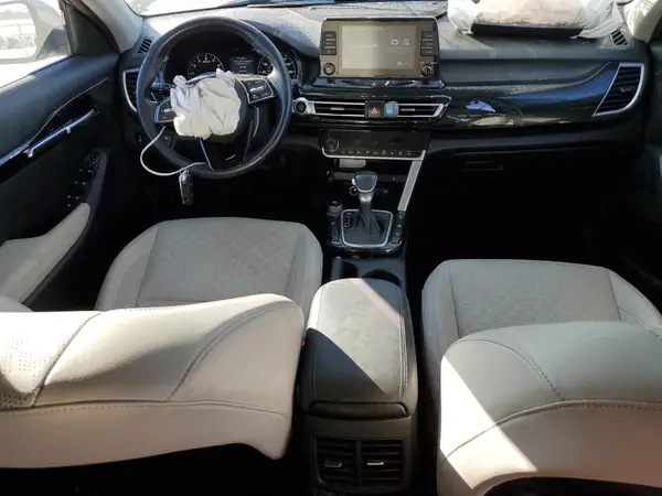 KNDERCAA5M7192713 2021 KIA SELTOS - Image 8