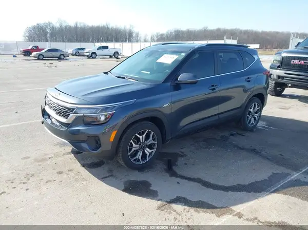 KNDERCAA5M7193120 2021 KIA SELTOS - Image 2