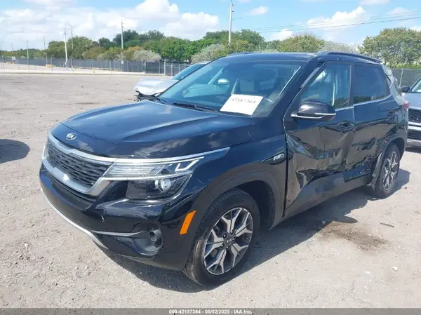 KNDERCAA5M7207873 2021 KIA SELTOS - Image 2