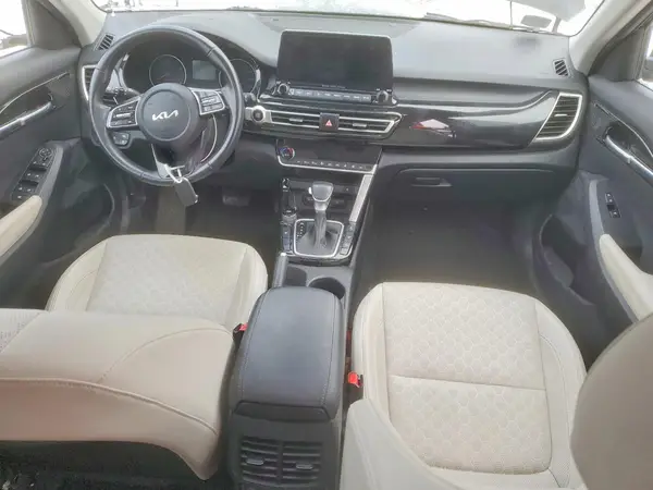 KNDERCAA5N7241393 2022 KIA SELTOS - Image 8