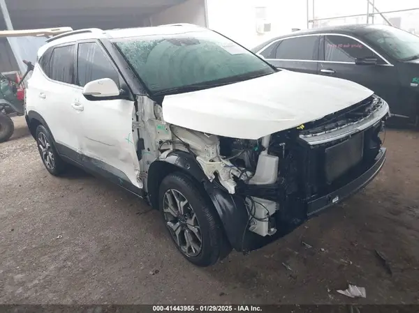 KNDERCAA5N7276158 2022 KIA SELTOS - Image 1