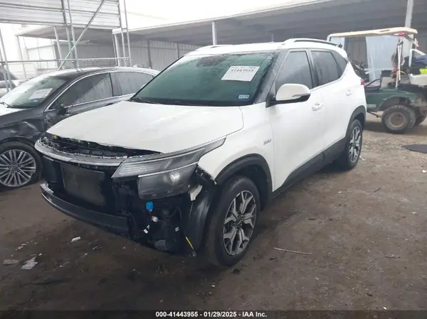 KNDERCAA5N7276158 2022 KIA SELTOS - Image 2