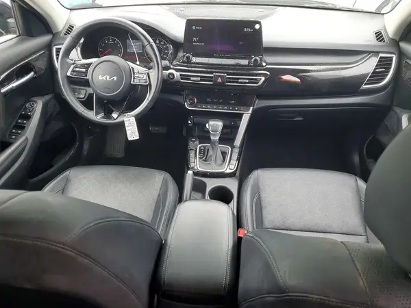 KNDERCAA5N7286611 2022 KIA SELTOS - Image 8