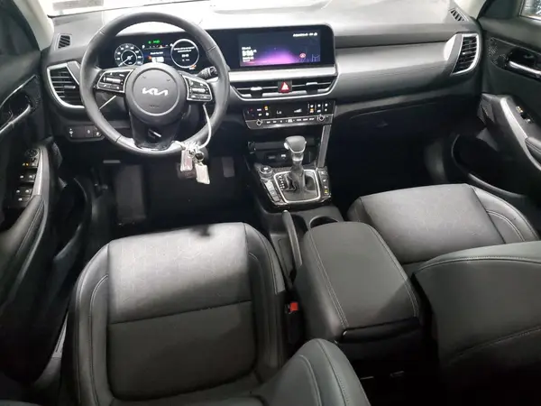 KNDERCAA5S7672294 2025 KIA SELTOS - Image 8