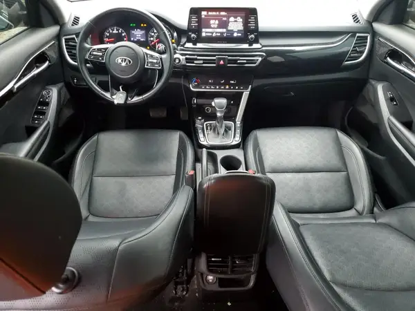 KNDERCAA6M7077148 2021 KIA SELTOS - Image 8