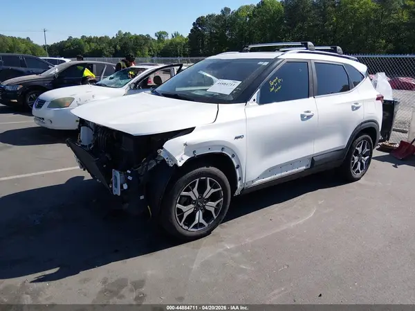 KNDERCAA6M7103098 2021 KIA SELTOS - Image 2