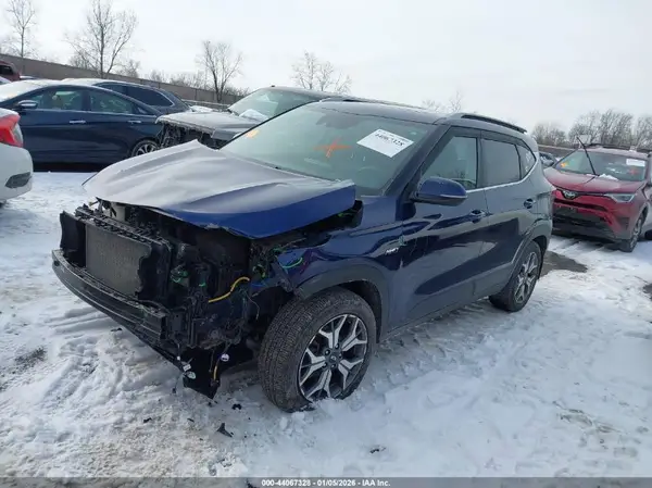 KNDERCAA6M7127840 2021 KIA SELTOS - Image 2