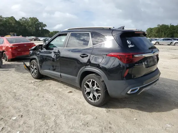 KNDERCAA6M7130821 2021 KIA SELTOS - Image 2