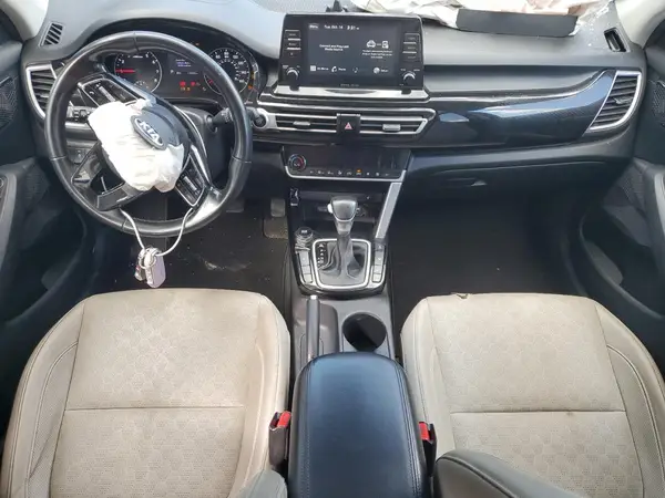 KNDERCAA6M7130821 2021 KIA SELTOS - Image 8