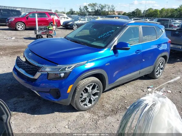 KNDERCAA6M7141043 2021 KIA SELTOS - Image 2