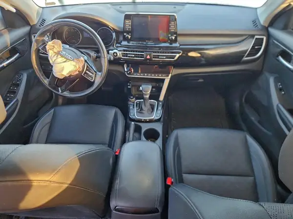 KNDERCAA6M7142998 2021 KIA SELTOS - Image 8