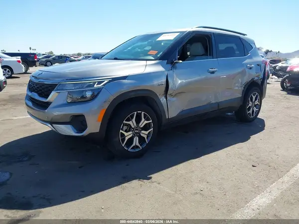 KNDERCAA6M7192378 2021 KIA SELTOS - Image 2