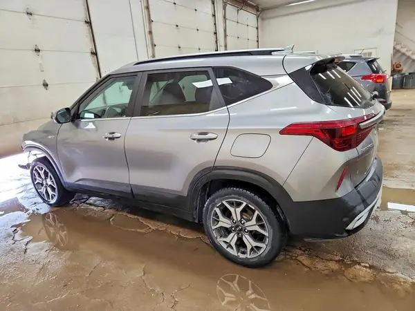 KNDERCAA6M7214668 2021 KIA SELTOS - Image 2