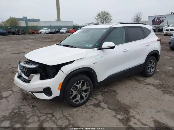 KNDERCAA6N7271678 2022 KIA SELTOS - Image 2