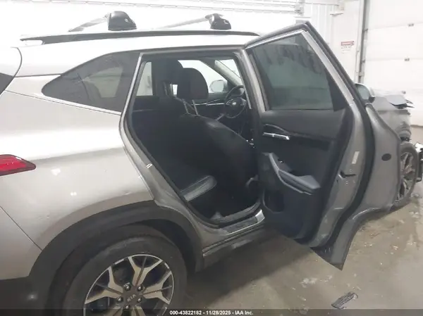 KNDERCAA7M7065977 2021 KIA SELTOS - Image 8