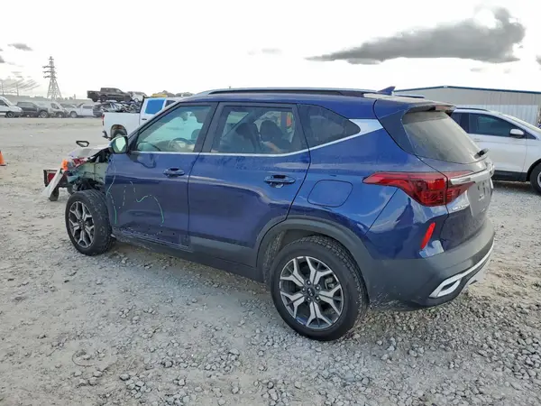 KNDERCAA7M7095612 2021 KIA SELTOS - Image 2