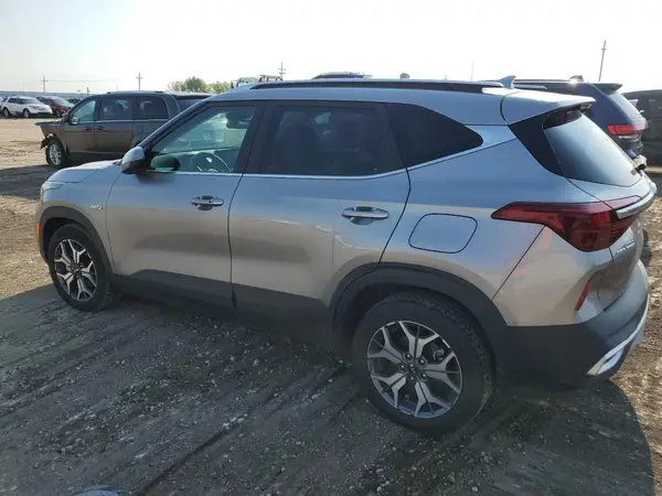 KNDERCAA7M7122680 2021 KIA SELTOS - Image 2