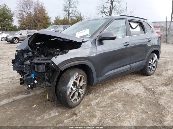 KNDERCAA7M7131279 2021 KIA SELTOS - Image 2