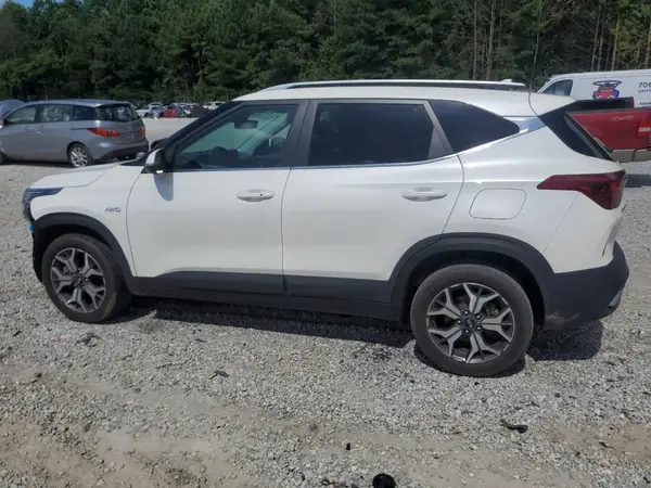 KNDERCAA7M7142539 2021 KIA SELTOS - Image 2