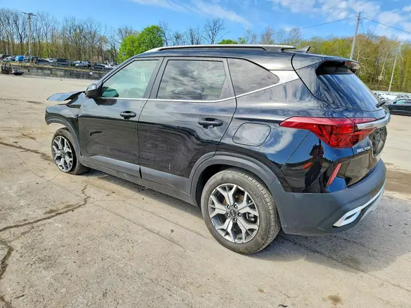 KNDERCAA7M7168803 2021 KIA SELTOS - Image 2