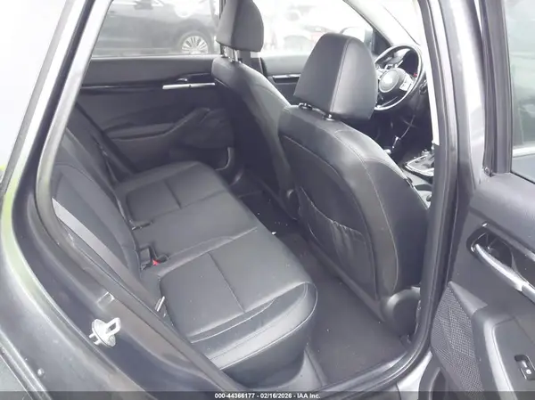 KNDERCAA7M7184726 2021 KIA SELTOS - Image 8