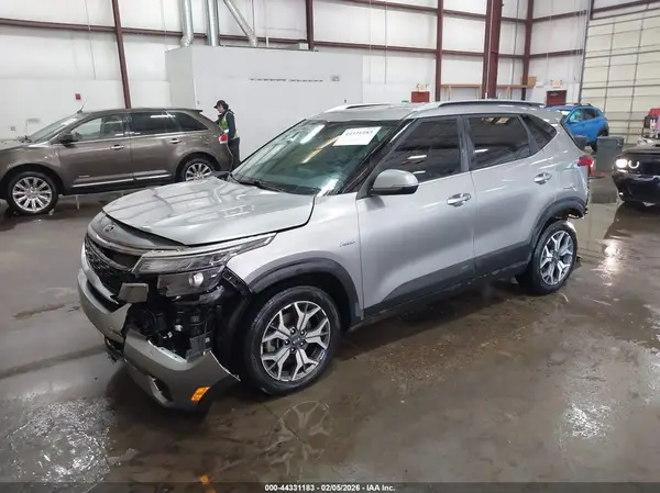 KNDERCAA7M7202383 2021 KIA SELTOS - Image 2