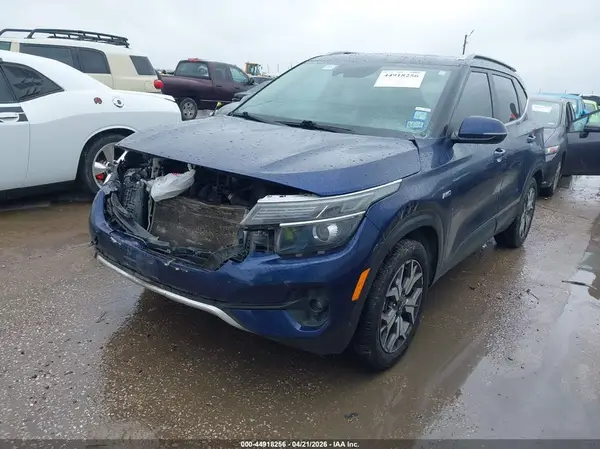 KNDERCAA7M7208667 2021 KIA SELTOS - Image 2