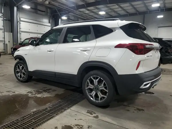 KNDERCAA7M7212864 2021 KIA SELTOS - Image 2